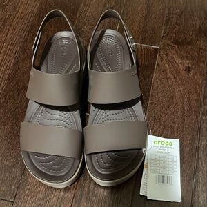 NWT Crocs Size 8 Brooklyn Low Wedge Sandal Brown Tan Platform Women’s